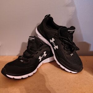 Under Armour Women's Charged Assert Running Shoes - Size 8.5 Never Worn